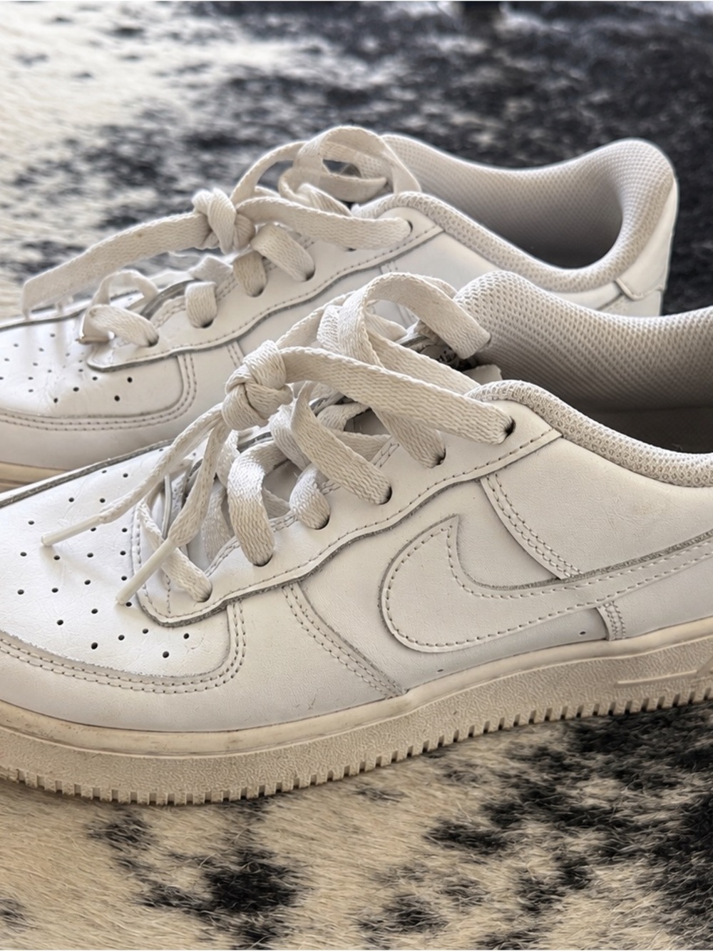 Nike White Low-Top Air Force 1 Sneakers 5.5